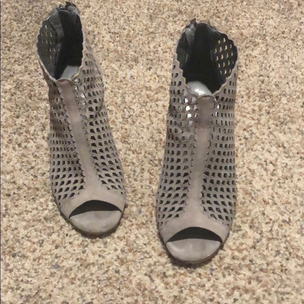 Gray patterned heeled boots